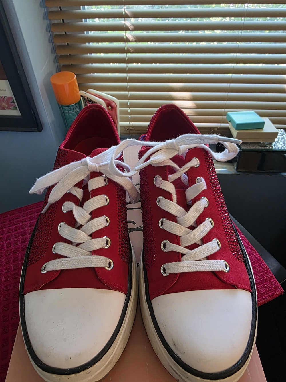 Wild Pair Red Low-Top Women's Sneakers with White Laces